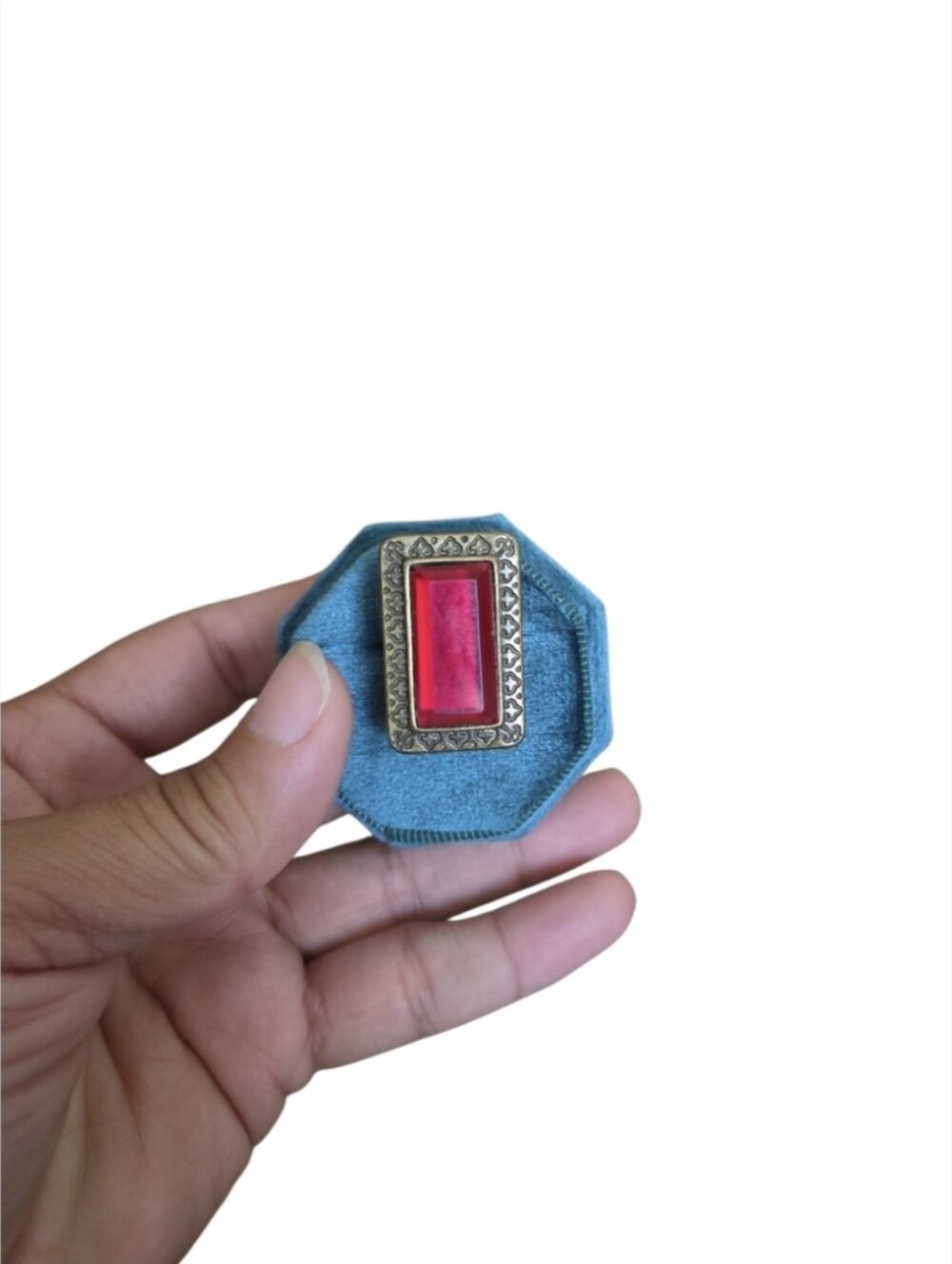 Vintage Size 7.5 Gold Toned Emerald-cut Red Gemstone Ornate, Textured Ring